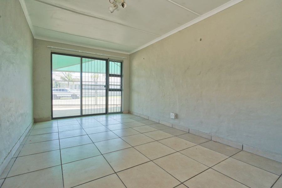 8 Bedroom Property for Sale in Gonubie Eastern Cape